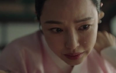 「夜に咲く花」の夫に正体が明らかになったイ·ハニ