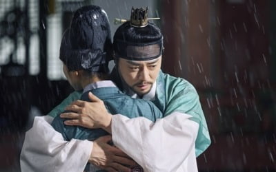 'Sejak' side "Jo Jung-seok's straight romance with Shin Se-kyung reaches its peak"