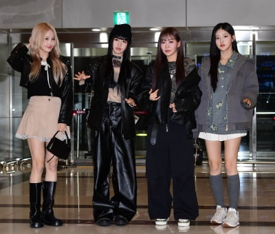 [TEN포토]키스오브라이프 '해외 첫 팬미팅 떠나요'