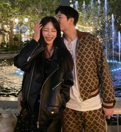 Han Ye-seul explains marriage rumors with '♥10 years younger than her'