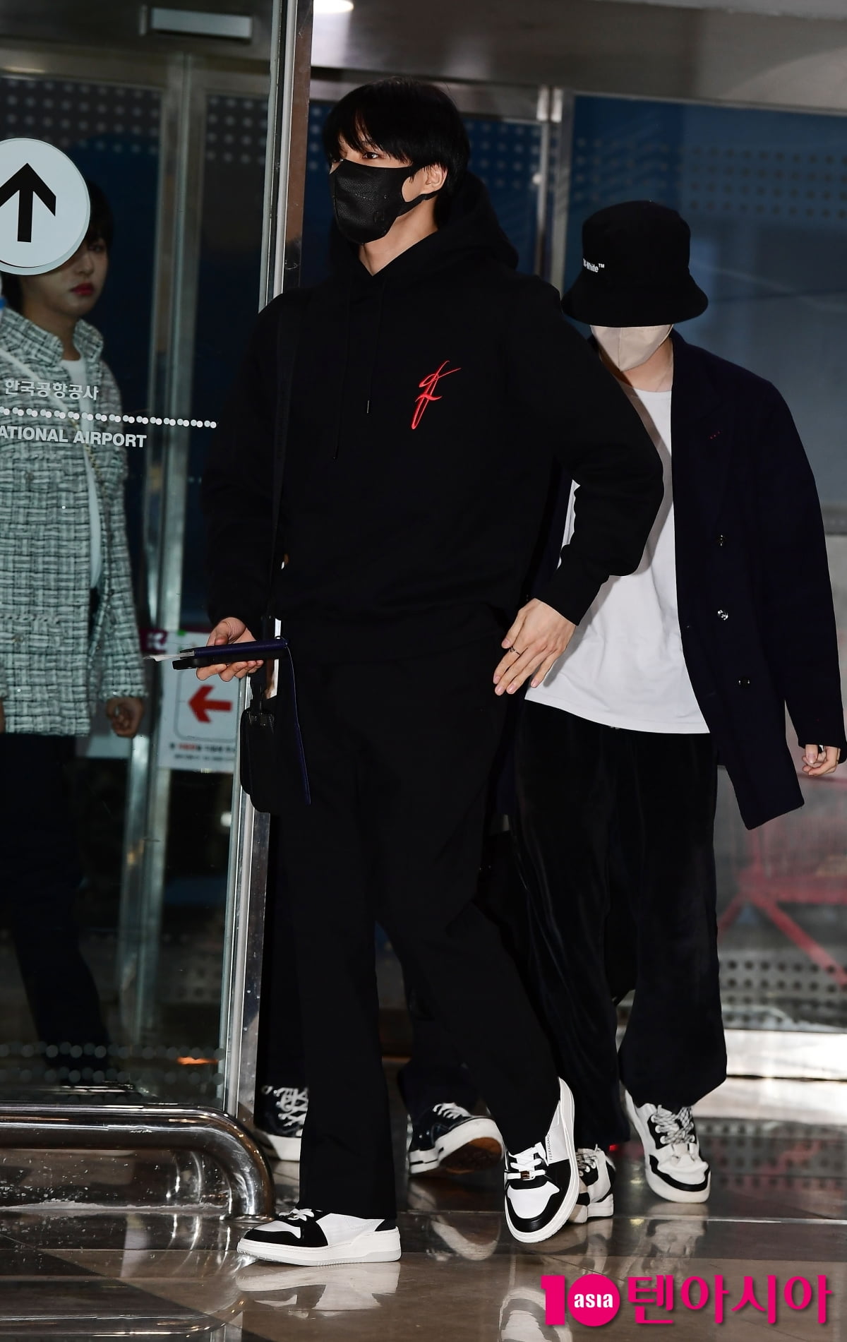[TEN포토]NCT드림 제노 '시크한 올블랙'