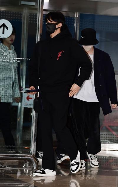 [TEN포토]NCT드림 제노 '시크한 올블랙'
