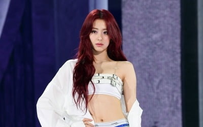 “I thought I forgot to zip up my pants” Le Seraphim Heo Yun-jin, eyes focused on underwear fashion