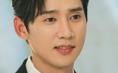 박성훈, 투자계 큰손의 두 얼굴('눈물의 여왕')
