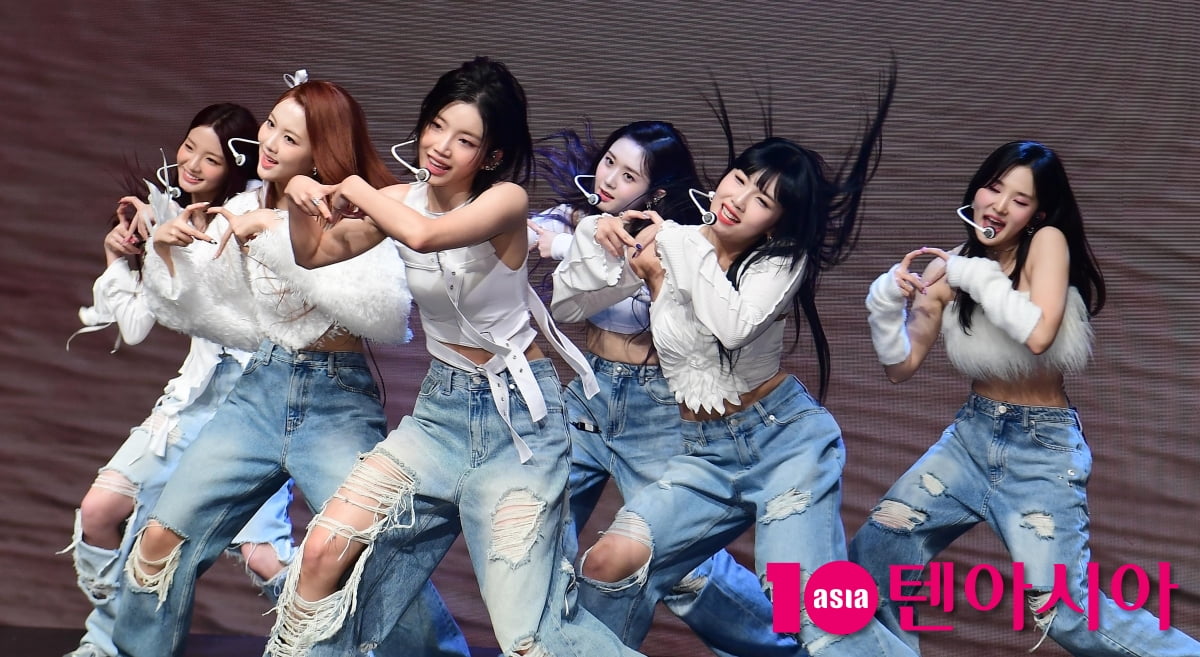 [TEN포토]트라이비 '상큼한 다이몬드 무대'