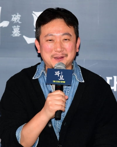 [TEN포토]장재현 감독 '몸은 힘들지만 여유롭게 찍었다'