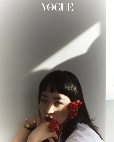 Drama ‘Pachinko’ actress Kim Min-ha’s calm face