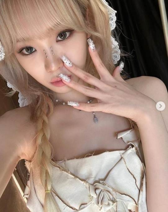르세라핌 김채원, 금발 머리도 찰떡…엘프美 가득 비주얼 [TEN★]