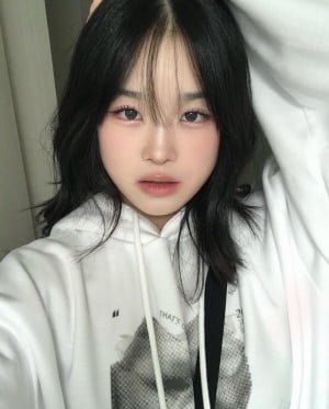 트리즈커머스, 젠Z 인플루언서 전지영과 전속계약 체결