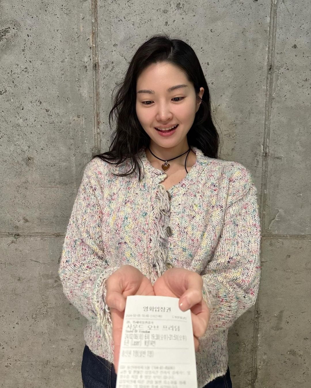 '전진♥' 류이서, 극장 관람 중 당당히 폰카 꺼내 '촬영'…민폐인가 했더니('사운드 오브 프리덤')