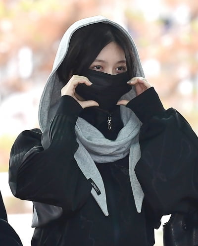 [TEN포토]아이브 가을 '귀여운 하트'