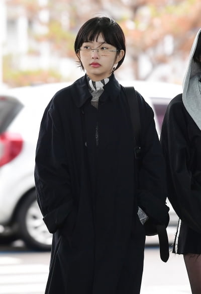 [TEN포토]아이브 레이 '사색에 잠기며'