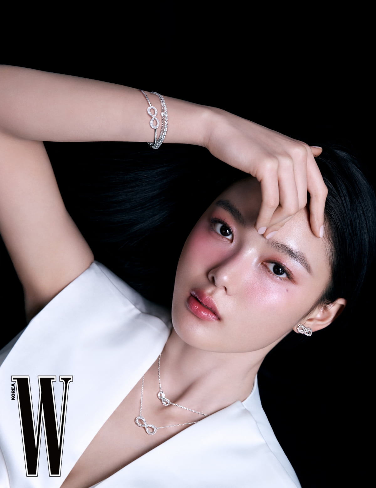 배우 김유정 화보. /사진 제공=스와로브스키(Swarovski)