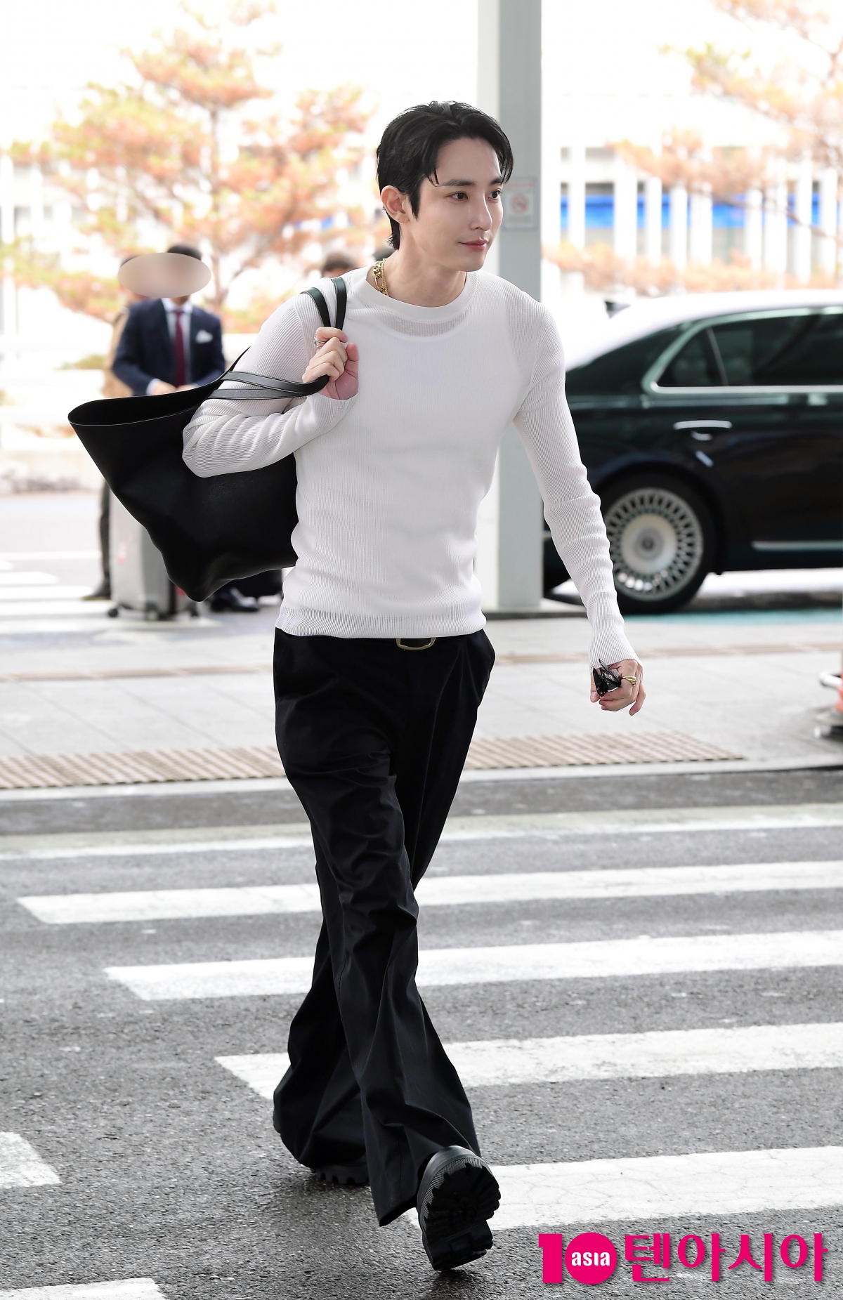 [TEN포토]이수혁 '패셔니스타의 남다른 스타일'