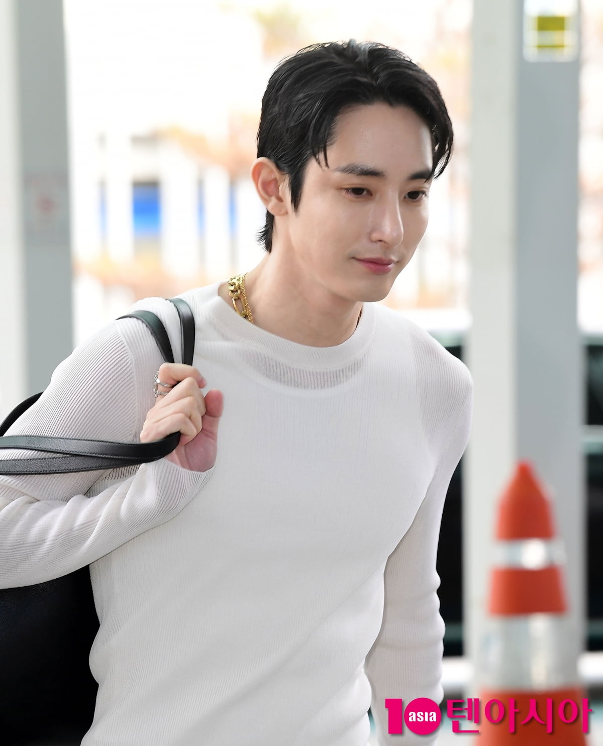 이수혁, 머슬핏 빛나는 공항패션...美친 비주얼[TEN포토+]
