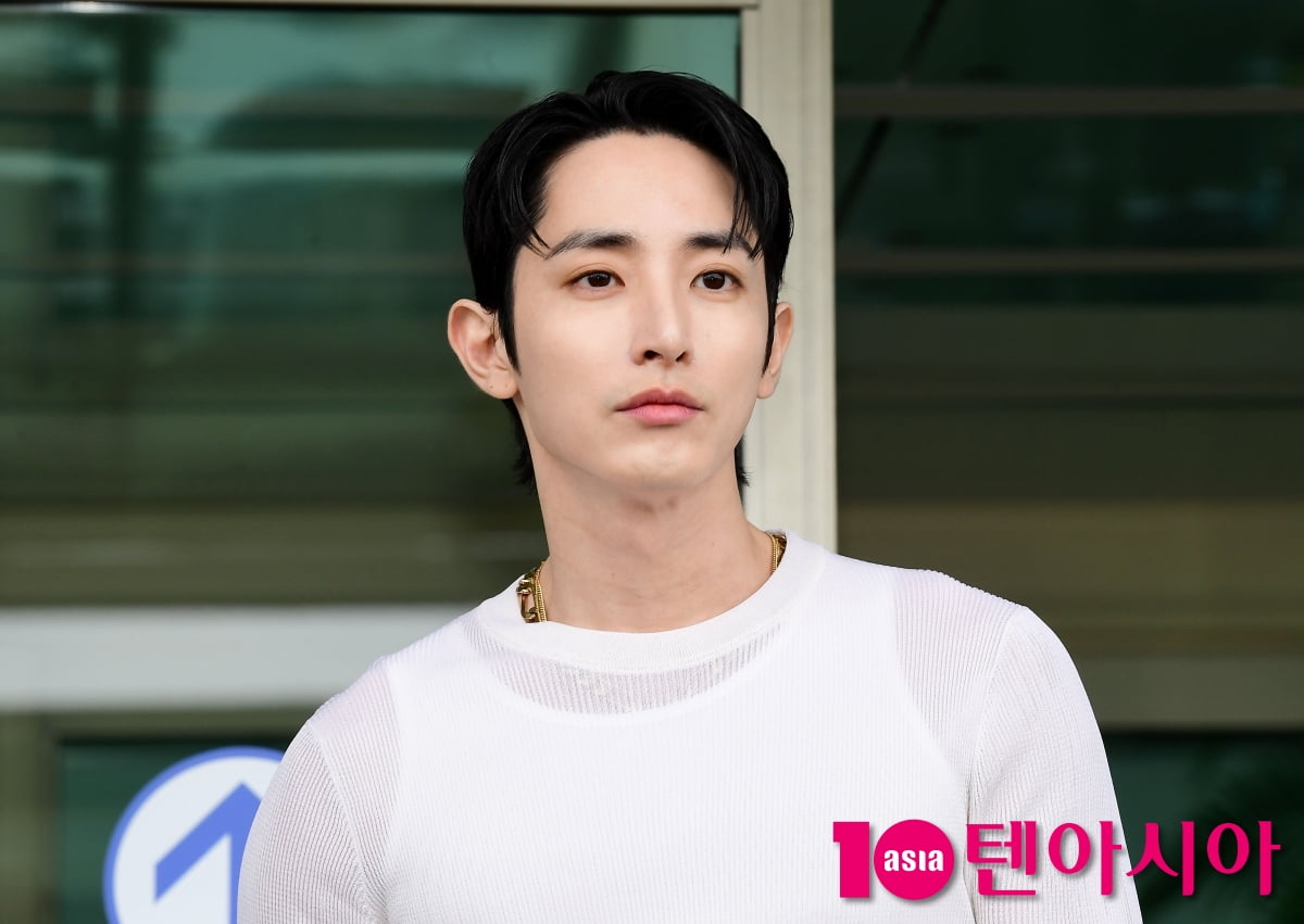 이수혁, 머슬핏 빛나는 공항패션...美친 비주얼[TEN포토+]