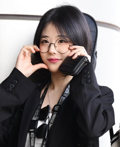 [TEN포토]QWER 히나 '순정만화 주인공처럼'