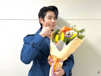 Astro MJ successfully completed his first musical 'Winterreise' after being discharged from the military.