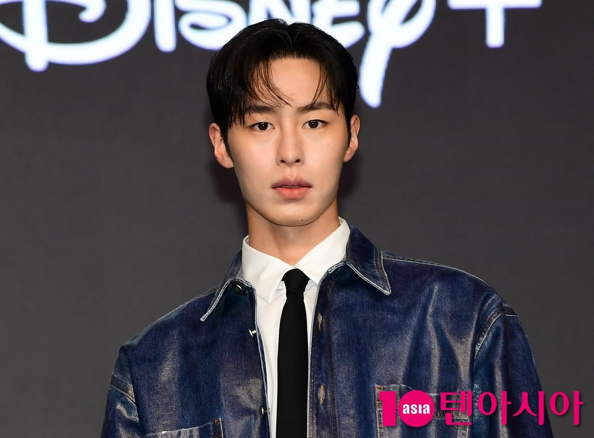 [TEN포토]이재욱 '샤프한 턱선'