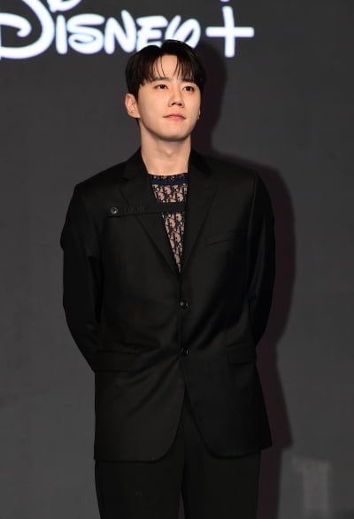 [TEN포토]이준영 '돋보이는 시스루'