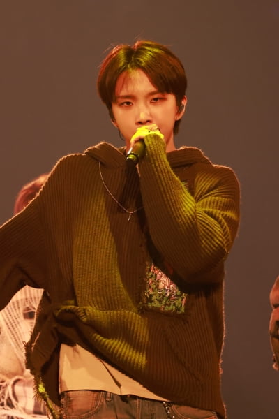 [TEN포토] 보이넥스트도어 운학 '설레는 눈빛'