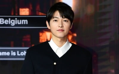 Director of My Name is Loh Kiwan said "I want to hug Song Joong-ki"”