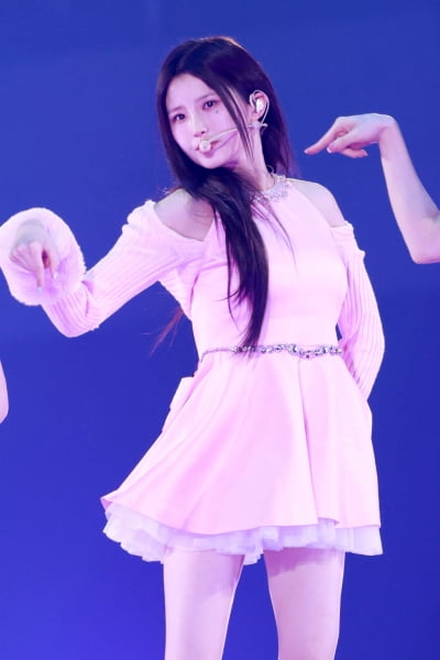 [TEN포토] 프로미스나인 송하영 '귀요미 매력'
