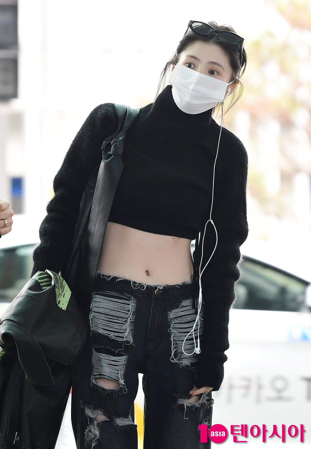 [TEN포토]한소희 '섹시한 복근 노출'