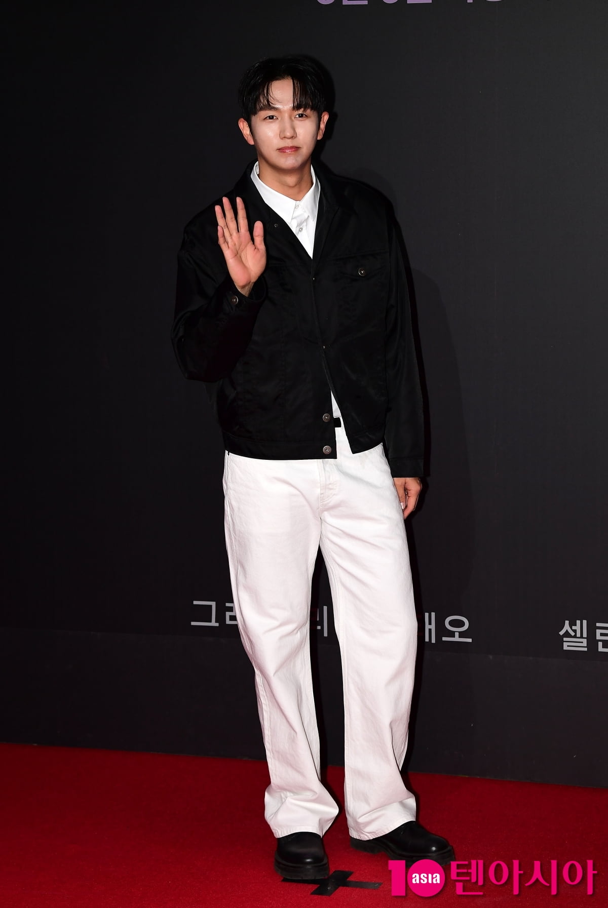 [TEN포토]임슬옹 '깔끔한 블랙&화이트'