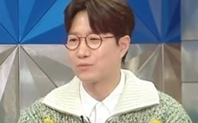 [종합] 조우종♥정다은, 4년간 각방 이유 있었네…"둘째 걱정? 거실서 맹수처럼 해결" ('라스')