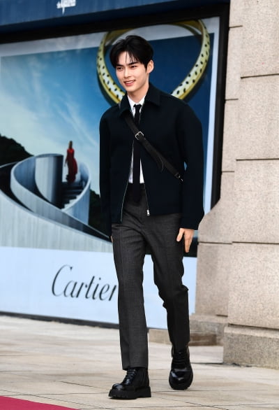 [TEN포토]제로베이스원 성한빈 '등장부터 멋짐'