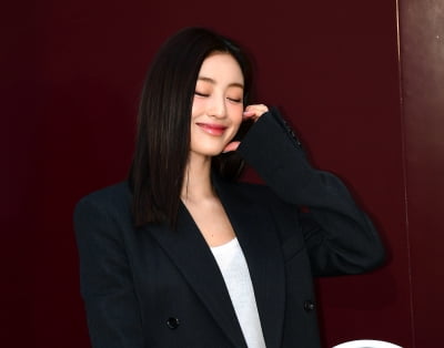 TWICE Jihyo, goddess of mood...Hot summer in a coat