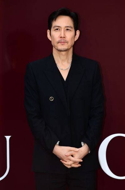 Lee Jung-jae, world star's bold cheeks... bursting smile