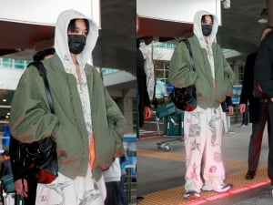 저 가방 뭐죠…더보이즈 주연, 힙한 '꾸안꾸' 공항패션