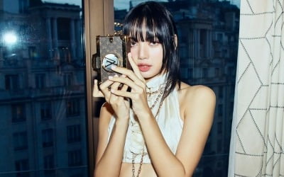 Blackpink Lisa, who was rumored to be dating the second generation of the LVMH group, attended the Louis Vuitton show.