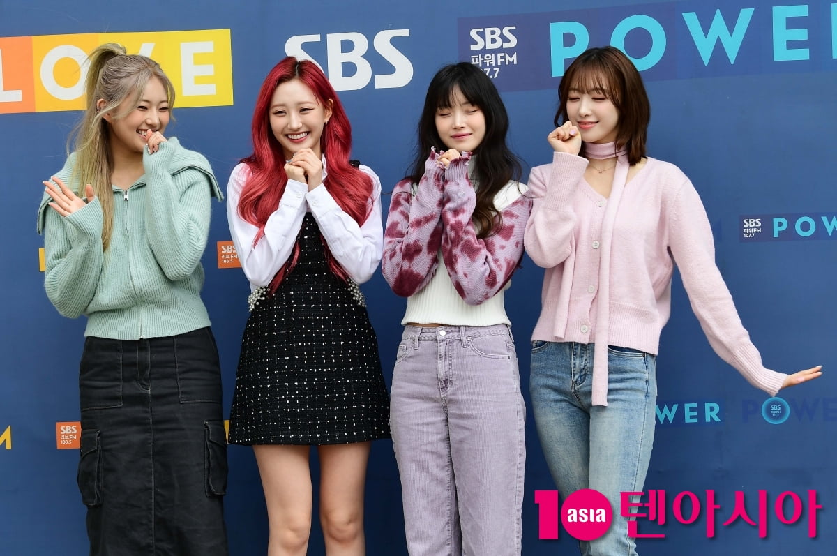 [TEN포토]하이키 '힐링을 전하는 '기뻐' 노래중~'