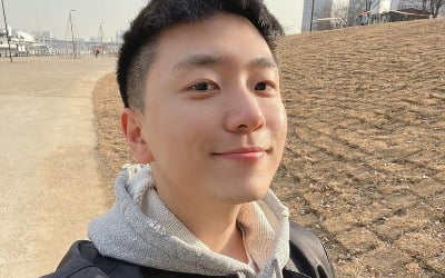 '♥김연아' 고우림, 입대 4개월 만의 늠름한 근황 "건강히 잘 지내요"[TEN이슈]