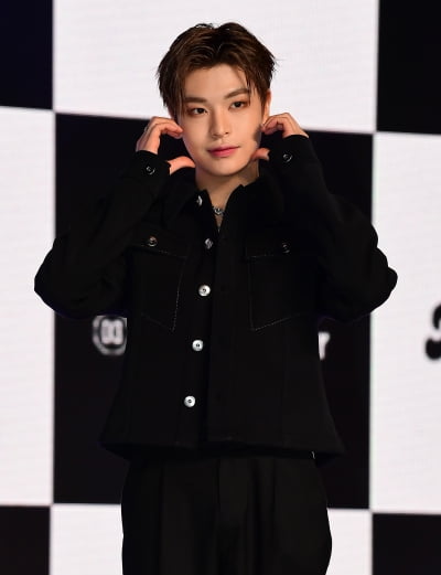 [TEN포토]싸이커스 예찬 '샤프한 하트'