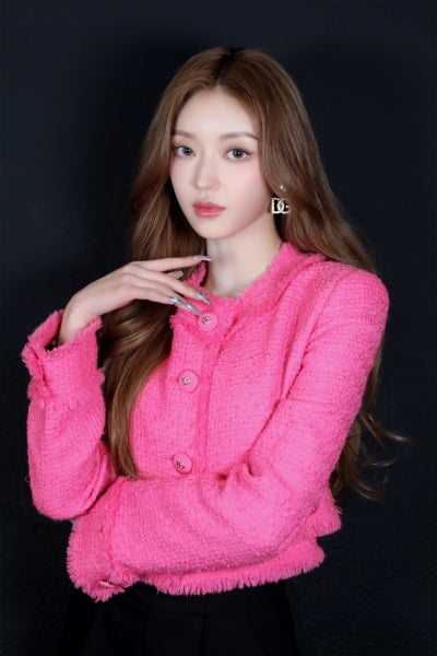 "자존감 낮아 운 적도 많아" 오마이걸 유아, 데뷔 10년 만에 털어놓은 속마음 [인터뷰 ②]