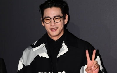 유태오, 11세 연상 ♥니키리가 뒷바라지한 보람 있네…19년 만에 맞이한 전환점 [TEN피플]