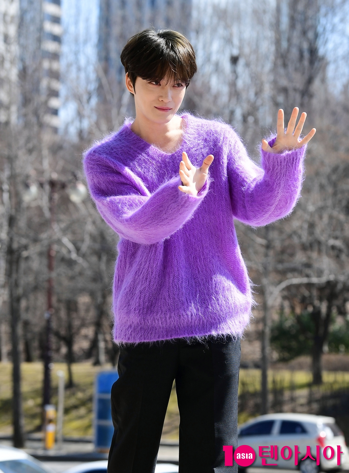 [TEN포토]김재중 '설레이는 손인사'