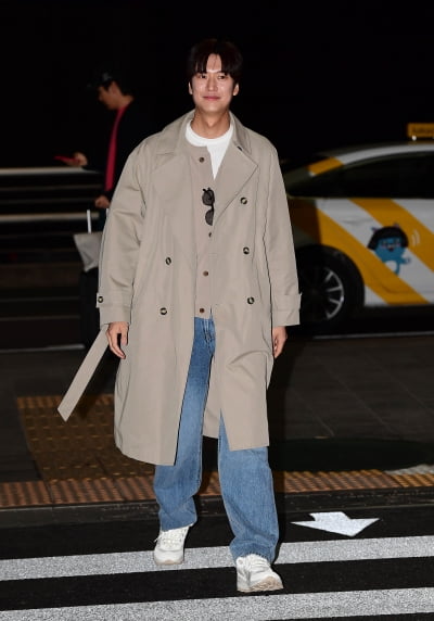 [TEN포토]나인우 '우월한 비율'