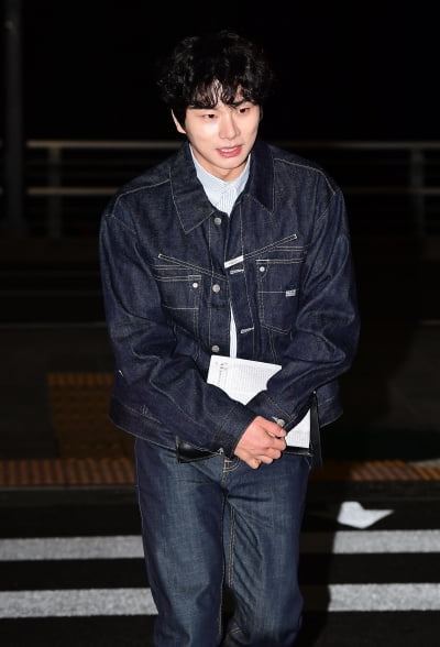 [TEN포토]이이경 '수줍은 박민환'