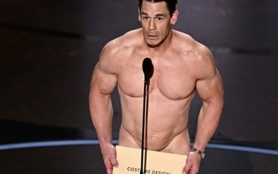 나체로 아카데미 시상한 男 배우…50년 전 사건 패러디[TEN이슈]