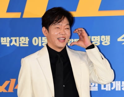 [TEN 포토]박지환 '달콤한 하트'