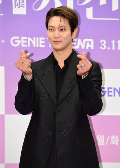 [TEN포토]주원 '하트 하트'