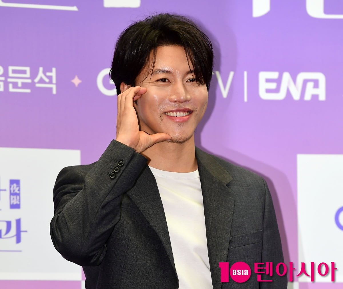 [TEN포토]음문석 '야한사진관 사랑해'