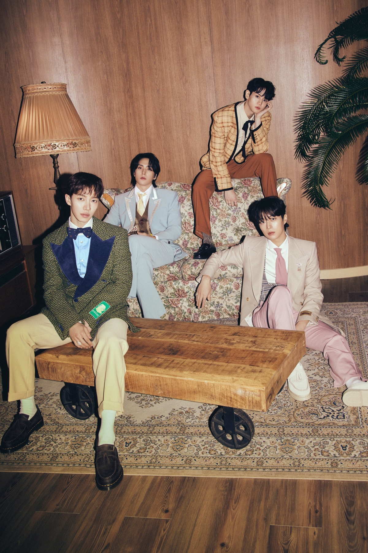 그룹 하이라이트 /사진 = 어라운드어스