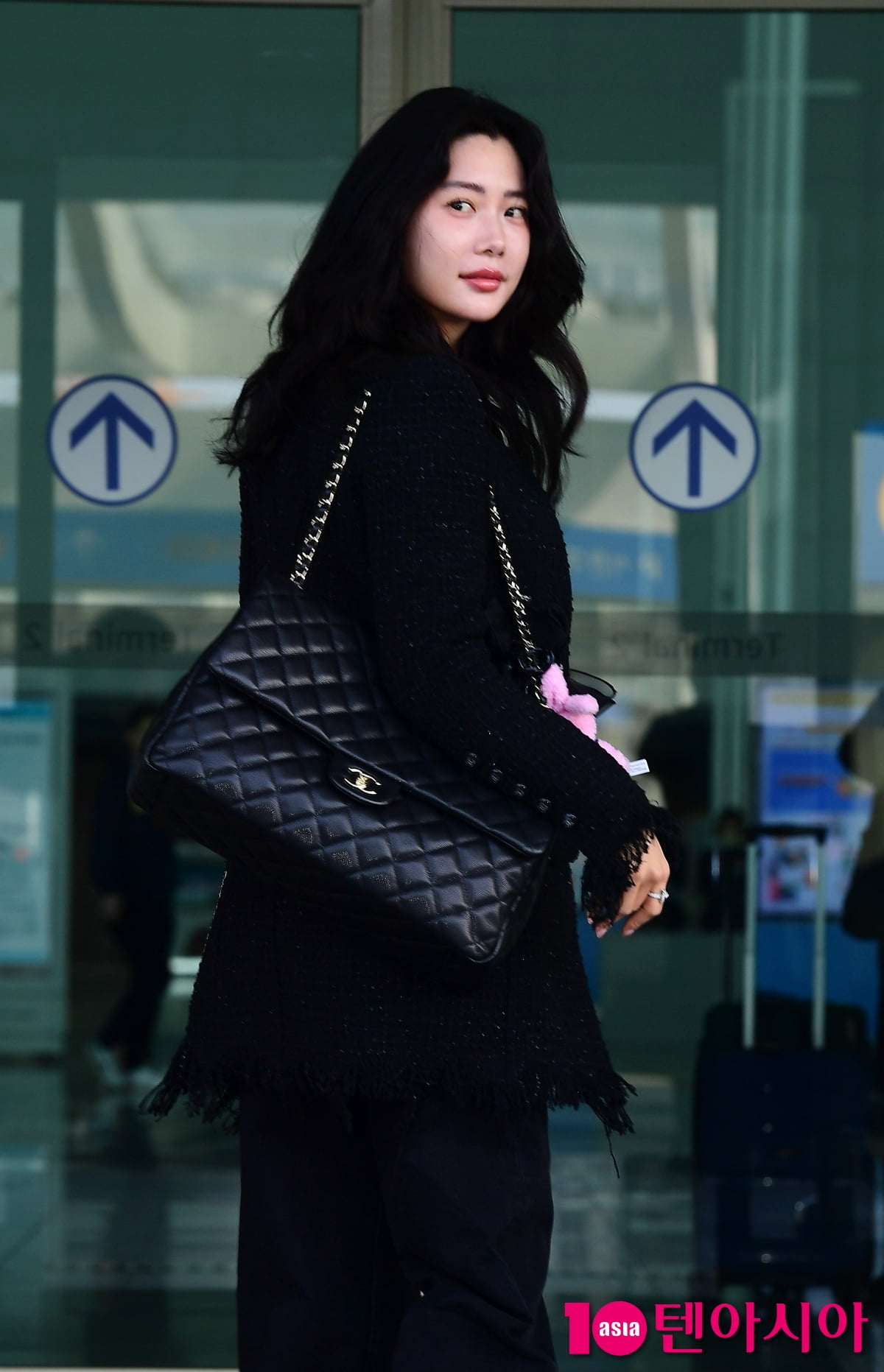[TEN포토]클라라 '뒤돌아보면 심쿵'