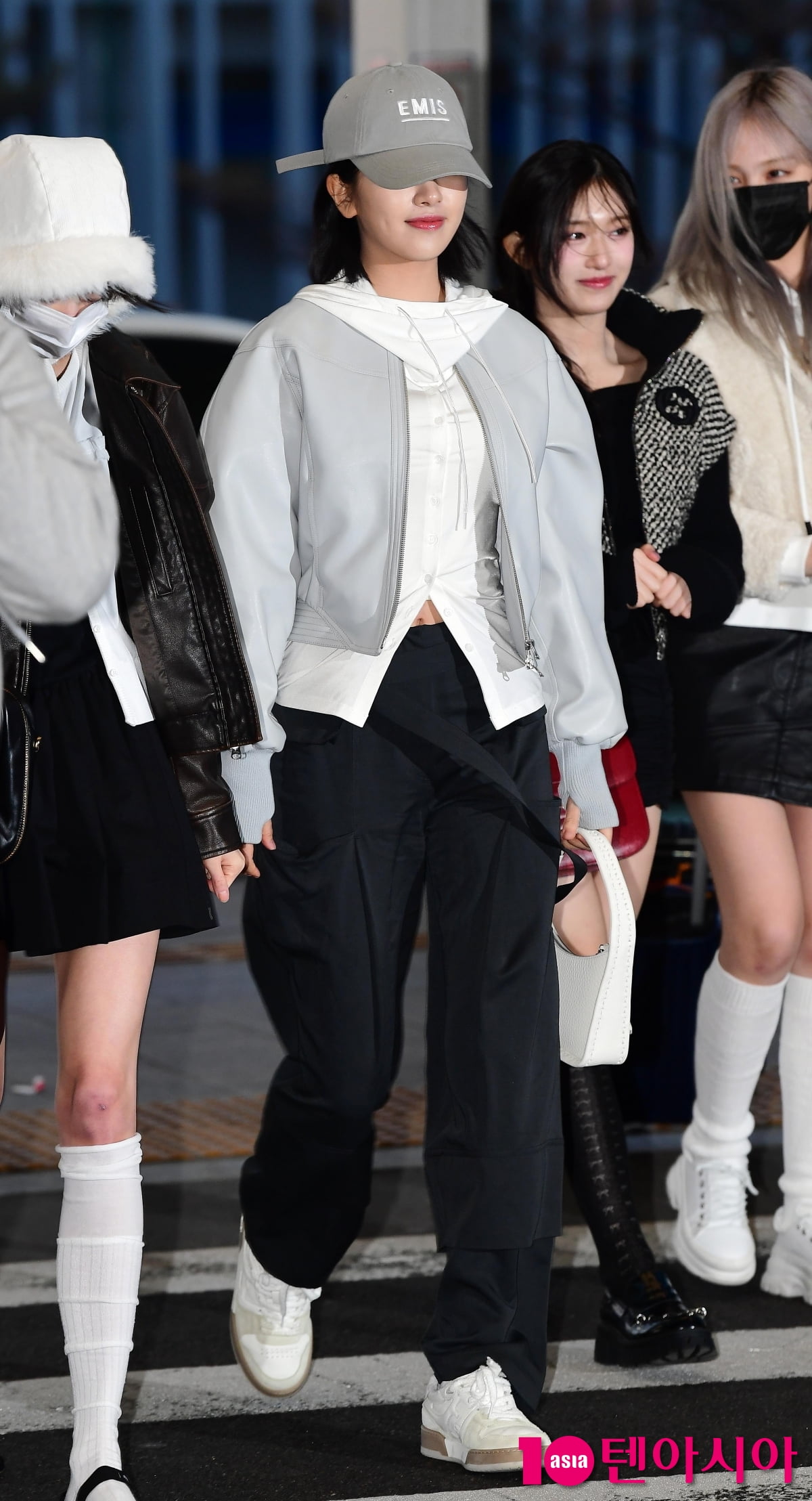 [TEN포토]아이브 안유진 '이쁜배꼽 살짝 드러내고'